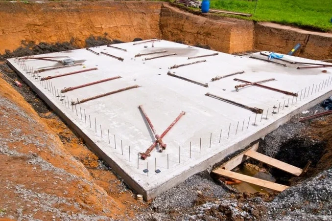 Diseño de Losa de Cimentación en Viña del Mar: Estabilidad Sobre Suelos Sedimentarios